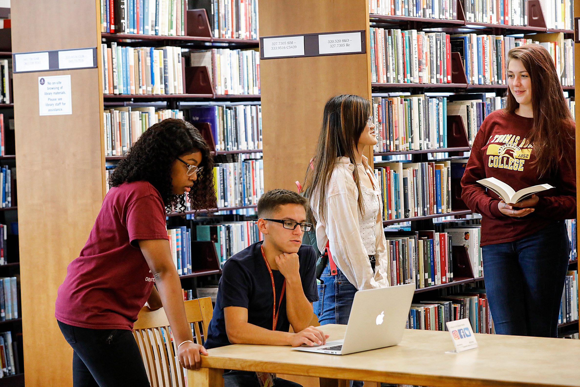 Students in library, Data Science