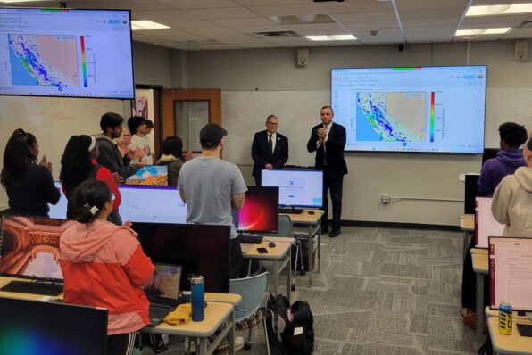 St. Thomas Aquinas College Celebrates the Grand Opening of the Ridgewood Savings Bank Data Lab